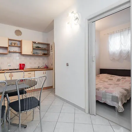 And Radojka Lejlighed *