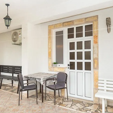 And Radojka Primošten