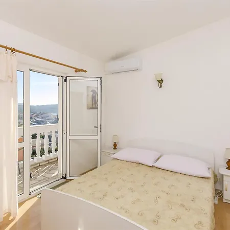 Lejlighed And Radojka