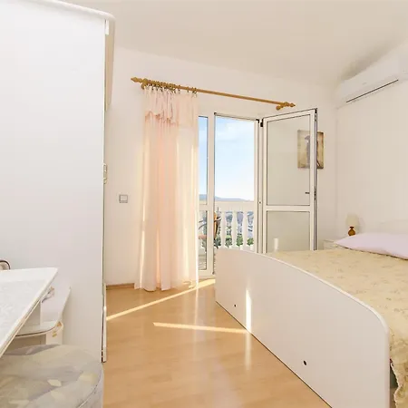 Lejlighed And Radojka