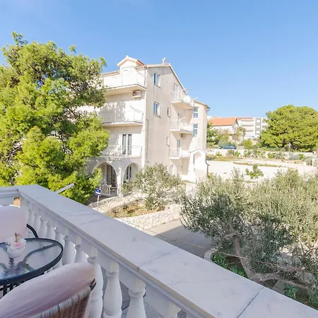 And Radojka Lejlighed Primošten