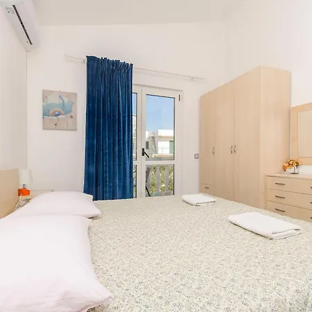 And Radojka Primošten