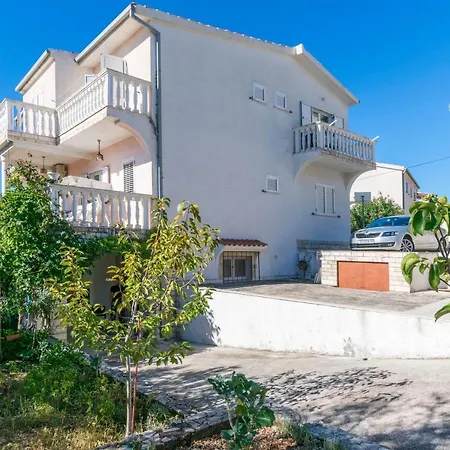 And Radojka * Primošten