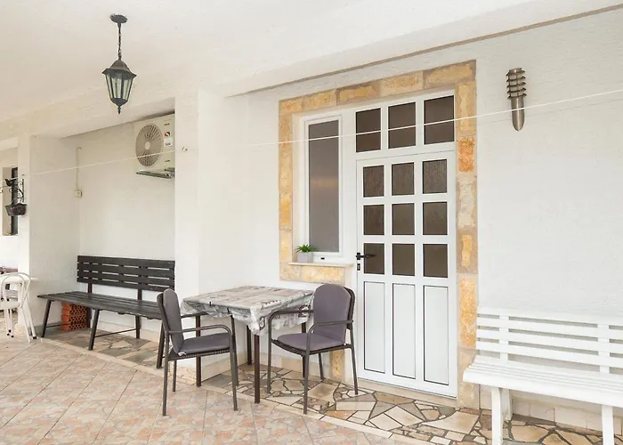 And Radojka Primošten